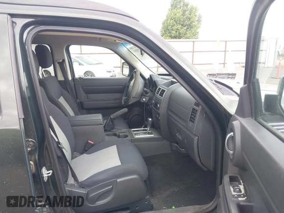 2010 Dodge Nitro SE z VIN 1D4PU2GK4AW125087, wystawiony jako IAAI lot #42554853 z przebiegiem 82 282 mil mil oraz . Historia ofert i sprzedaży dostępna na DreamBid. Obrazek 5.