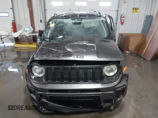 2020 Jeep Renegade Latitude with VIN ZACNJABB1LPL32998, listed as a IAAI auction lot 41277587 with 223,272 mi miles. Bid and sale history available at carsss.com. Image 6.