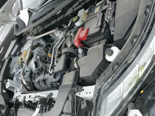 2025 Mitsubishi Outlander SEL z VIN JA4J3WA85SZ019736, wystawiony jako IAAI lot #42904176 z przebiegiem 15 368 mil mil oraz . Historia ofert i sprzedaży dostępna na DreamBid. Obrazek 20.