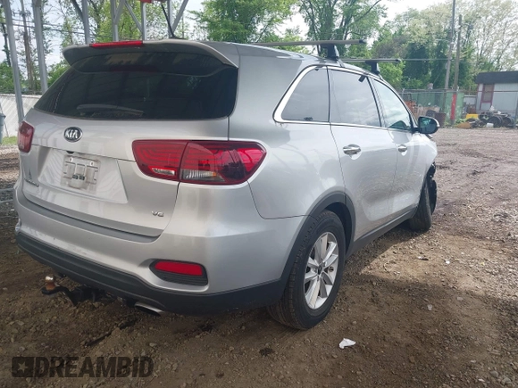 2019 Kia Sorento LX z VIN 5XYPGDA58KG482726, wystawiony jako IAAI lot #42192199 z przebiegiem 79 545 mil mil oraz . Historia ofert i sprzedaży dostępna na DreamBid. Obrazek 4.