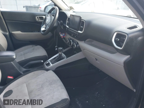 2024 Hyundai Venue Limited with VIN KMHRC8A37RU302957, listed as a IAAI auction lot 41645336 with 10,721 mi miles and . Bid and sale history available at DreamBid. Image 5.
