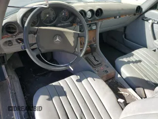 1985 Mercedes-Benz 380 z VIN WDBBA45C8FA029652, wystawiony jako Copart lot #59675025 z przebiegiem 227 959 mil mil oraz Czysty tytuł • Clean title. Historia ofert i sprzedaży dostępna na DreamBid. Obrazek 8.