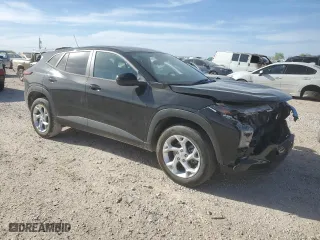 2025 Chevrolet Trax LS with VIN KL77LFEPXSC001959, listed as a Copart auction lot 49246105 with 23,198 mi miles and Salvage Title. Bid and sale history available at carsss.com. Image 4.