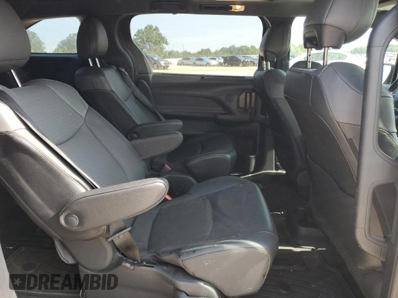 2022 Toyota Sienna XLE Woodland Edition with VIN 5TDASKFC5NS042826, listed as a Copart auction lot 68443544 with 37,948 mi miles and Salvage Title. Bid and sale history available at carsss.com. Image 10.