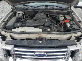 2007 Ford Explorer Sport Trac Limited z VIN 1FMEU53817UA11841, wystawiony jako Copart lot #60358315 z przebiegiem 142 789 mil mil oraz Czysty tytuł • Clean title. Historia ofert i sprzedaży dostępna na DreamBid. Obrazek 11.