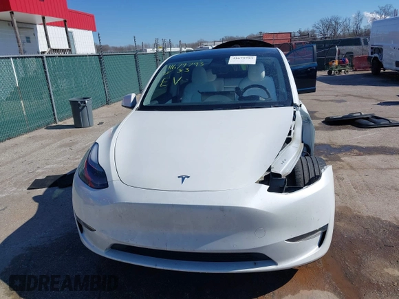 2021 Tesla Model Y Performance with VIN 5YJYGDEF8MF246658, listed as a IAAI auction lot 41679793 with 28,015 mi miles and . Bid and sale history available at DreamBid. Image 12.