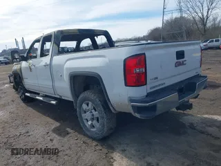 2016 GMC Sierra 2500HD SLE z VIN 1GT22SEG5GZ232894, wystawiony jako IAAI lot #41593141 z przebiegiem 159 000 mil mil oraz . Historia ofert i sprzedaży dostępna na DreamBid. Obrazek 3.