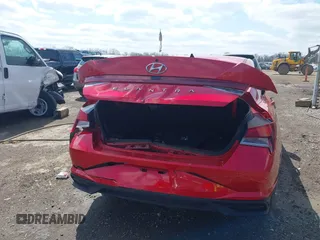2021 Hyundai Elantra SEL z VIN 5NPLM4AG1MH022716, wystawiony jako IAAI lot #41930285 z przebiegiem 53 294 mil mil oraz . Historia ofert i sprzedaży dostępna na DreamBid. Obrazek 16.