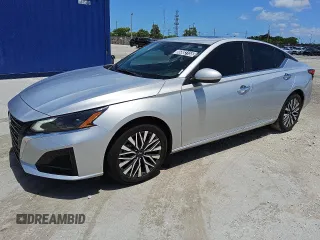 2023 Nissan Altima SV z VIN 1N4BL4DV4PN371730, wystawiony jako Copart lot #56883155 z przebiegiem 18 336 mil mil oraz Szkoda całkowita • Salvage title. Historia ofert i sprzedaży dostępna na DreamBid. Obrazek 1.
