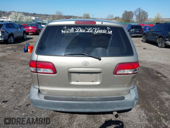 2000 Toyota Sienna CE with VIN 4T3ZF19C1YU240674, listed as a IAAI auction lot 41934876 with 250,196 mi miles. Bid and sale history available at carsss.com. Image 17.