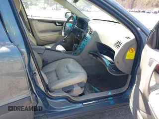 2003 Volvo S60 2.4L with VIN YV1RS61T932261689, listed as a IAAI auction lot 42088432 with 190,980 mi miles. Bid and sale history available at carsss.com. Image 5.