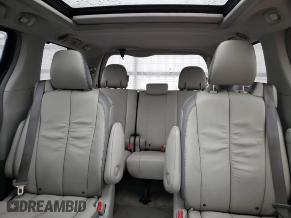 2011 Toyota Sienna XLE AAS с VIN 5TDYK3DC9BS167055, выставлен на аукционе Copart как лот 58291765 с пробегом 88 235 миль миль и Чистый • Clean title. История ставок и продаж доступна на DreamBid. Изображение 10.