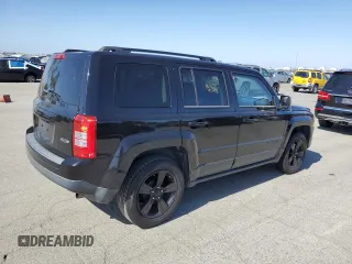 2014 Jeep Patriot Altitude with VIN 1C4NJPBA3ED758528, listed as a Copart auction lot 58076435 with 252,479 mi miles and Clean title. Bid and sale history available at DreamBid. Image 3.