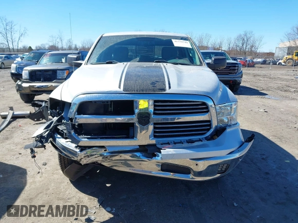 2018 Ram 1500 Big Horn z VIN 1C6RR7GG6JS310482, wystawiony jako IAAI lot #41779744 z przebiegiem 74 548 mil mil oraz . Historia ofert i sprzedaży dostępna na DreamBid. Obrazek 13.