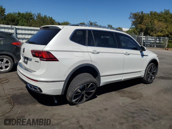 2024 Volkswagen Tiguan SEL R-Line with VIN 3VV4B7AX9RM043389, listed as a Copart auction lot 48455955 with 8,707 mi miles and Salvage title. Bid and sale history available at DreamBid. Image 3.