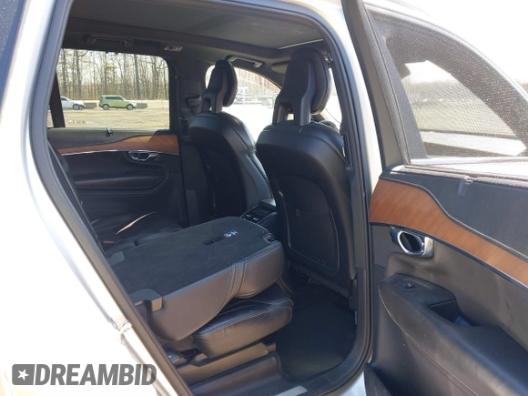 2017 Volvo XC90 Inscription with VIN YV4A22PL8H1171253, listed as a IAAI auction lot 41754153 with 1 mi miles. Bid and sale history available at carsss.com. Image 8.