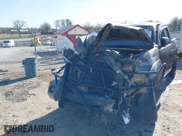 2015 Toyota Tacoma with VIN 5TFLU4ENXFX139145, listed as a IAAI auction lot 41822079 with 146,842 mi miles. Bid and sale history available at carsss.com. Image 6.