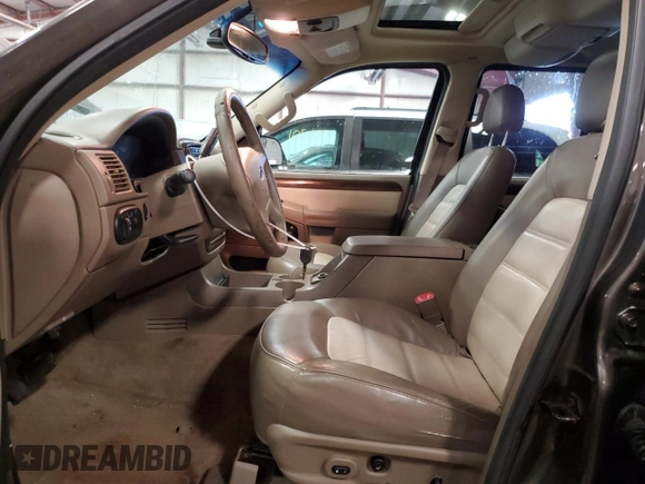 2005 Ford Explorer Eddie Bauer with VIN 1FMDU74KX5UB21804, listed as a Copart auction lot 71235234 with 235,788 mi miles and Clean title. Bid and sale history available at DreamBid. Image 7.