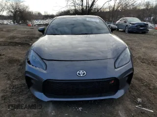 2024 Toyota GR86 Premium with VIN JF1ZNBE11R8755930, listed as a Copart auction lot 88021725 with 9,122 mi miles and Salvage Title. Bid and sale history available at carsss.com. Image 5.