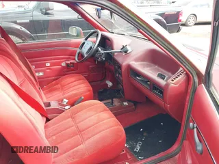 1989 Ford Escort z VIN 1FAPP9194KW249161, wystawiony jako IAAI lot #41988003 z przebiegiem 75 974 mil mil oraz . Historia ofert i sprzedaży dostępna na DreamBid. Obrazek 5.