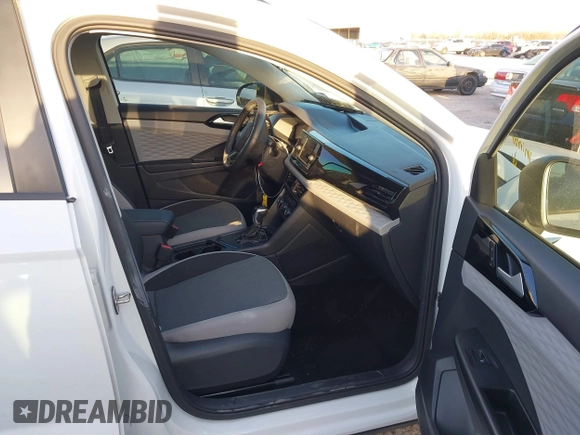 2023 Volkswagen Taos S z VIN 3VVDX7B22PM346886, wystawiony jako IAAI lot #41771427 z przebiegiem 46 695 mil mil oraz . Historia ofert i sprzedaży dostępna na DreamBid. Obrazek 5.