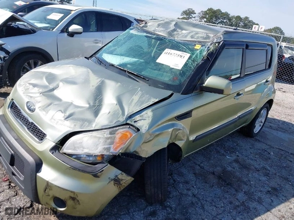 2011 Kia Soul + with VIN KNDJT2A23B7204972, listed as a IAAI auction lot 41673593 with 119,079 mi miles. Bid and sale history available at carsss.com. Image 6.