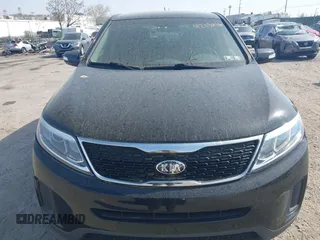 2014 Kia Sorento LX with VIN 5XYKT3A63EG522370, listed as a IAAI auction lot 42123046 with 74,240 mi miles. Bid and sale history available at carsss.com. Image 6.