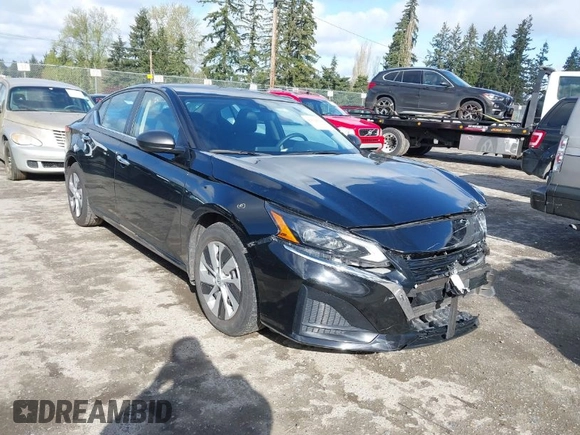 2024 Nissan Altima 2.5 S with VIN 1N4BL4BV7RN317988, listed as a IAAI auction lot 42022694 with 33,984 mi miles. Bid and sale history available at carsss.com. Image 1.