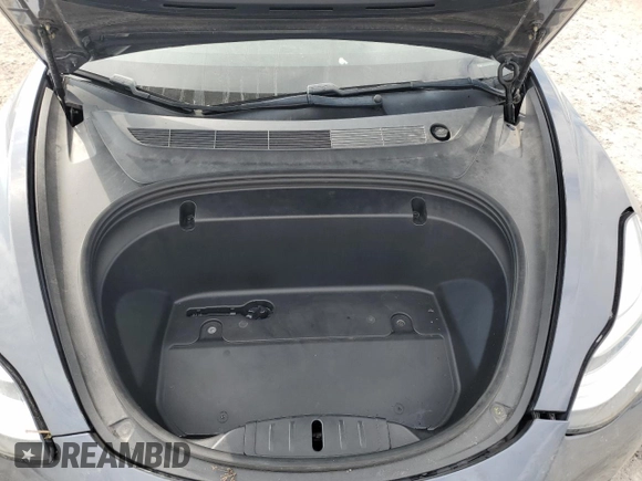 2020 Tesla Model 3 Standard Range Plus z VIN 5YJ3E1EA0LF717655, wystawiony jako Copart lot #51426325 z przebiegiem 34 730 mil mil oraz Szkoda całkowita • Salvage title. Historia ofert i sprzedaży dostępna na DreamBid. Obrazek 13.