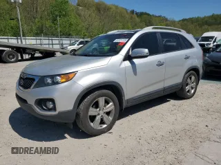 2012 Kia Sorento EX z VIN 5XYKU4A23CG291757, wystawiony jako Copart lot #54521125 z przebiegiem 208 851 mil mil oraz Szkoda całkowita • Salvage title. Historia ofert i sprzedaży dostępna na DreamBid. Obrazek 1.