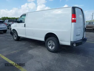 2022 GMC Savana Cargo Van with VIN 1GTW7AFP1N1139006, listed as a IAAI auction lot 41707713 with 5,710 mi miles. Bid and sale history available at carsss.com. Image 3.