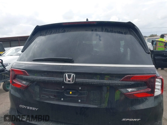 2024 Honda Odyssey Sport with VIN 5FNRL6H75RB056176, listed as a IAAI auction lot 41701547 with 10,660 mi miles and . Bid and sale history available at DreamBid. Image 16.