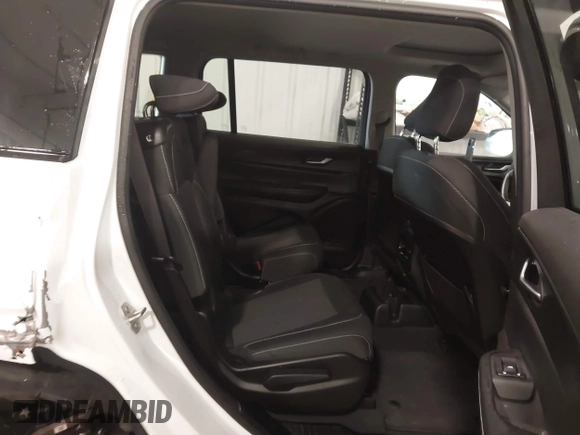 2023 Jeep Grand Cherokee Altitude with VIN 1C4RJKAGXP8842626, listed as a IAAI auction lot 41656013 with 41,085 mi miles and . Bid and sale history available at DreamBid. Image 8.