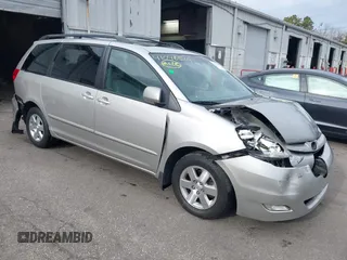 2008 Toyota Sienna XLE with VIN 5TDZK22C38S151671, listed as a IAAI auction lot 41046569 with 119,239 mi miles. Bid and sale history available at carsss.com. Image 1.