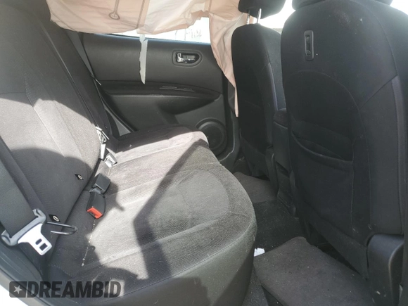 2015 Nissan Rogue S z VIN JN8AS5MV6FW770957, wystawiony jako Copart lot #50017395 z przebiegiem 141 834 mil mil oraz Szkody całkowita. Historia ofert i sprzedaży dostępna na DreamBid. Obrazek 11.