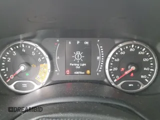 2020 Jeep Renegade Altitude with VIN ZACNJBBB3LPL96725, listed as a Copart auction lot 60911294 with 40,878 mi miles and Clean title. Bid and sale history available at DreamBid. Image 9.