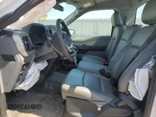 2021 Ford F-150 XL z VIN 1FTMF1E54MKD59565, wystawiony jako Copart lot #54433755 z przebiegiem 15 596 mil mil oraz Szkoda całkowita • Salvage title. Historia ofert i sprzedaży dostępna na DreamBid. Obrazek 7.