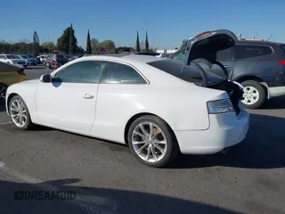 2013 Audi A5 Premium Plus z VIN WAULFAFR0DA029857, wystawiony jako IAAI lot #41300565 z przebiegiem 151 261 mil mil oraz . Historia ofert i sprzedaży dostępna na DreamBid. Obrazek 14.