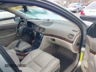 2006 Volvo S80 with VIN YV1TS592361444561, listed as a IAAI auction lot 41569509 with 147,917 mi miles. Bid and sale history available at carsss.com. Image 5.