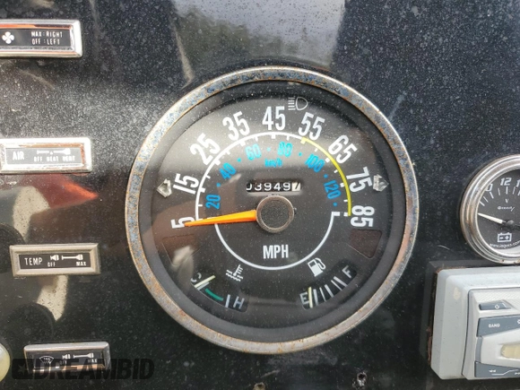 1982 Jeep CJ z VIN 1JCCM85A8CT000346, wystawiony jako Copart lot #79328974 z przebiegiem 3 949 mil mil oraz Nie do naprawy • Non repairable. Historia ofert i sprzedaży dostępna na DreamBid. Obrazek 9.