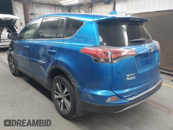2018 Toyota RAV4 XLE z VIN JTMWFREVXJJ735226, wystawiony jako IAAI lot #42131520 z przebiegiem 121 663 mil mil oraz . Historia ofert i sprzedaży dostępna na DreamBid. Obrazek 3.