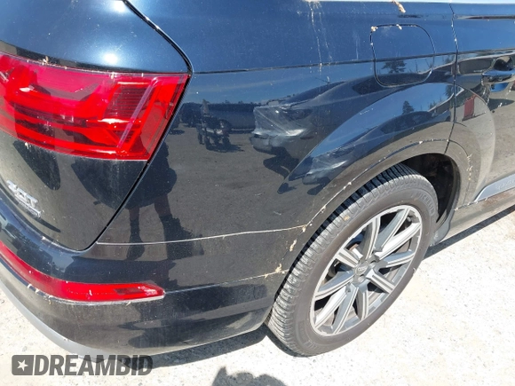 2017 Audi Q7 Prestige with VIN WA1VAAF72HD027809, listed as a IAAI auction lot 42356783 with 134,551 mi miles and . Bid and sale history available at DreamBid. Image 6.