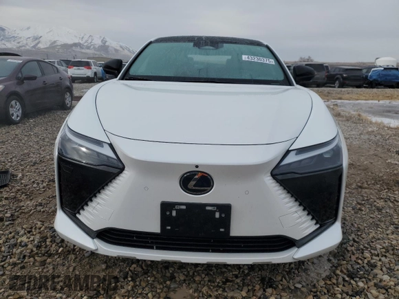 2024 Lexus RZ 450e Premium z VIN JTJAAAAB8RA023618, wystawiony jako Copart lot #43230375 z przebiegiem 8307 mil mil oraz Szkody całkowita. Historia ofert i sprzedaży dostępna na DreamBid. Obrazek 5.