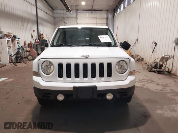 2015 Jeep Patriot High Altitude z VIN 1C4NJRFB2FD197416, wystawiony jako IAAI lot #42382197 z przebiegiem 143 695 mil mil oraz . Historia ofert i sprzedaży dostępna na DreamBid. Obrazek 12.