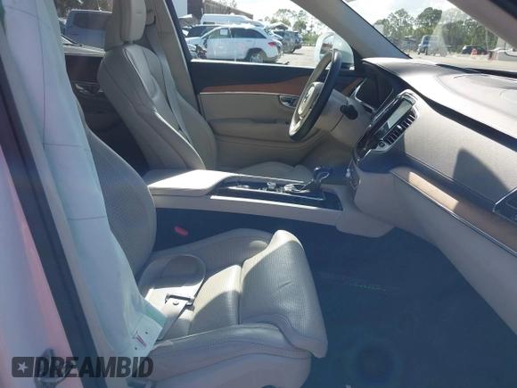 2019 Volvo XC90 Inscription with VIN YV4A22PL8K1473682, listed as a IAAI auction lot 41999191 with 47,334 mi miles. Bid and sale history available at carsss.com. Image 5.