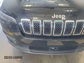 2021 Jeep Cherokee Latitude Plus z VIN 1C4PJLLB5MD223983, wystawiony jako IAAI lot #42741294 z przebiegiem 49 704 mil mil oraz . Historia ofert i sprzedaży dostępna na DreamBid. Obrazek 18.
