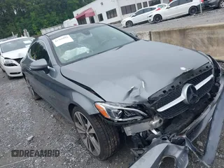 2017 Mercedes-Benz C 300 z VIN WDDWJ4JB4HF379226, wystawiony jako IAAI lot #42366082 z przebiegiem 96 015 mil mil oraz . Historia ofert i sprzedaży dostępna na DreamBid. Obrazek 1.
