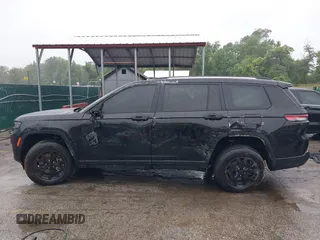 2024 Jeep Grand Cherokee Limited with VIN 1C4RJKBG4R8926264, listed as a IAAI auction lot 42361628 with 23,195 mi miles and . Bid and sale history available at DreamBid. Image 14.