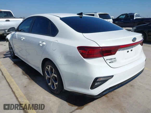 2020 Kia Forte LXS z VIN 3KPF24AD8LE151323, wystawiony jako IAAI lot #41769008 z przebiegiem 137 464 mil mil oraz . Historia ofert i sprzedaży dostępna na DreamBid. Obrazek 3.