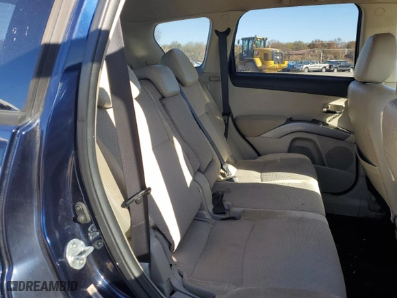 2010 Mitsubishi Outlander XLS with VIN JA4JT4AX2AZ003648, listed as a Copart auction lot 80018994 with 135,872 mi miles and Salvage Title. Bid and sale history available at carsss.com. Image 11.
